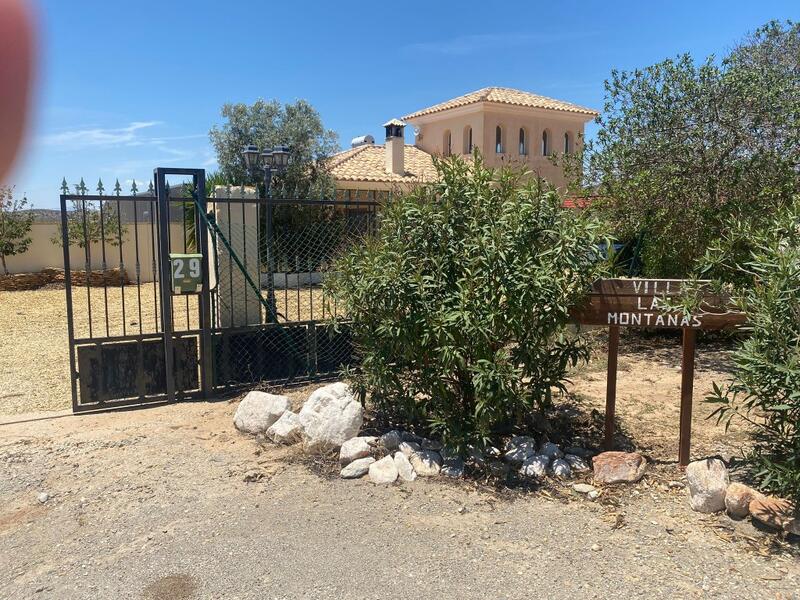 Villa til salg i Urcal, Almería