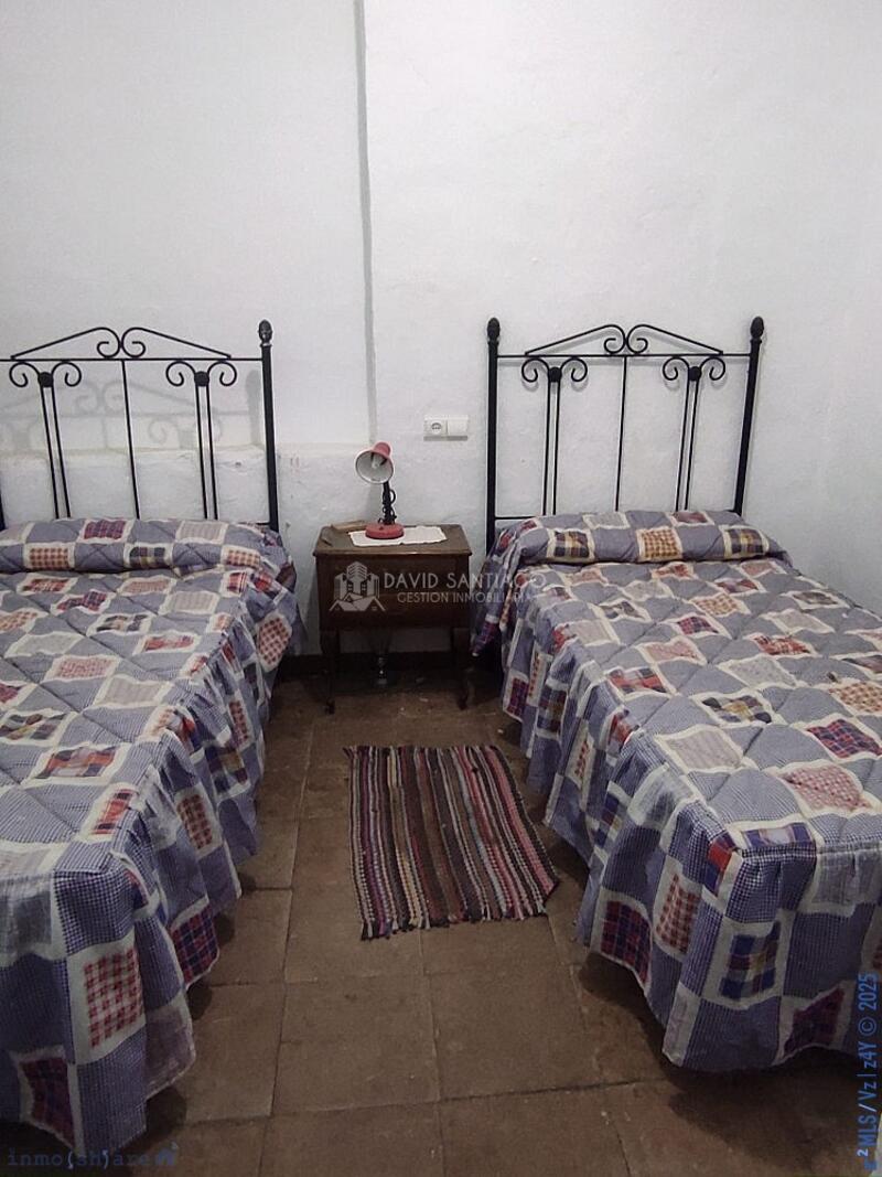 2 bedroom Townhouse for sale