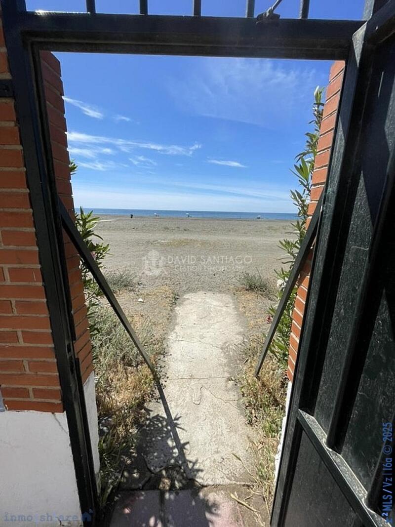 4 bedroom Townhouse for sale