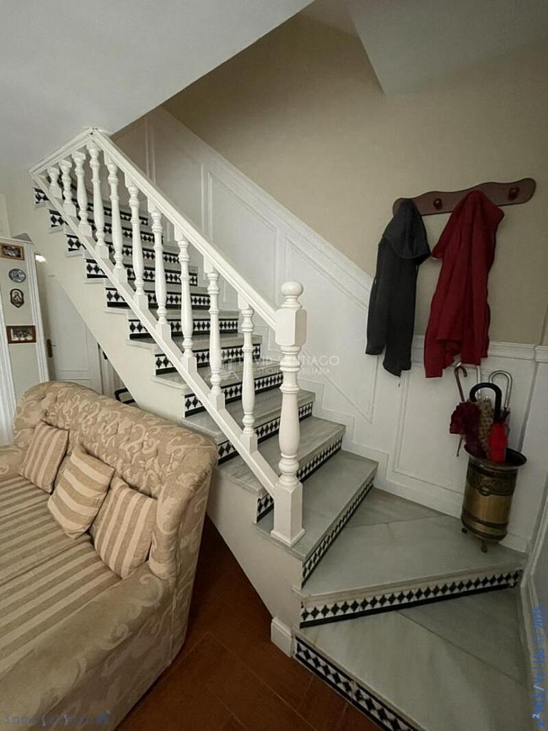 4 bedroom Townhouse for sale