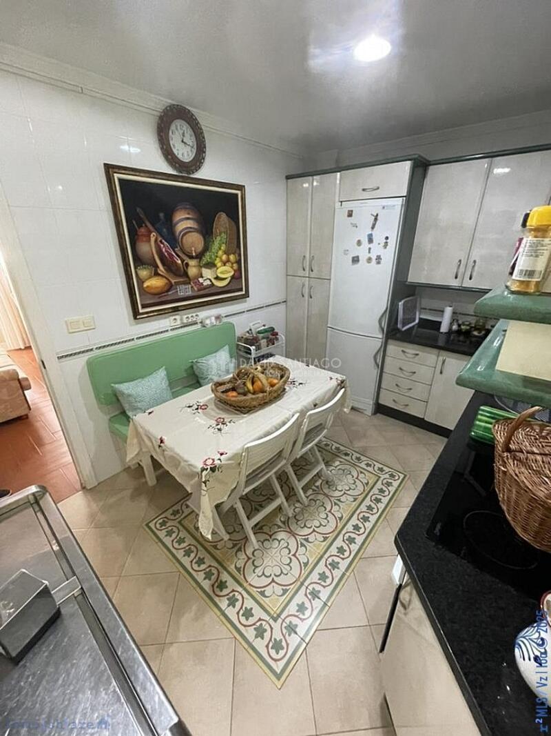 4 bedroom Townhouse for sale