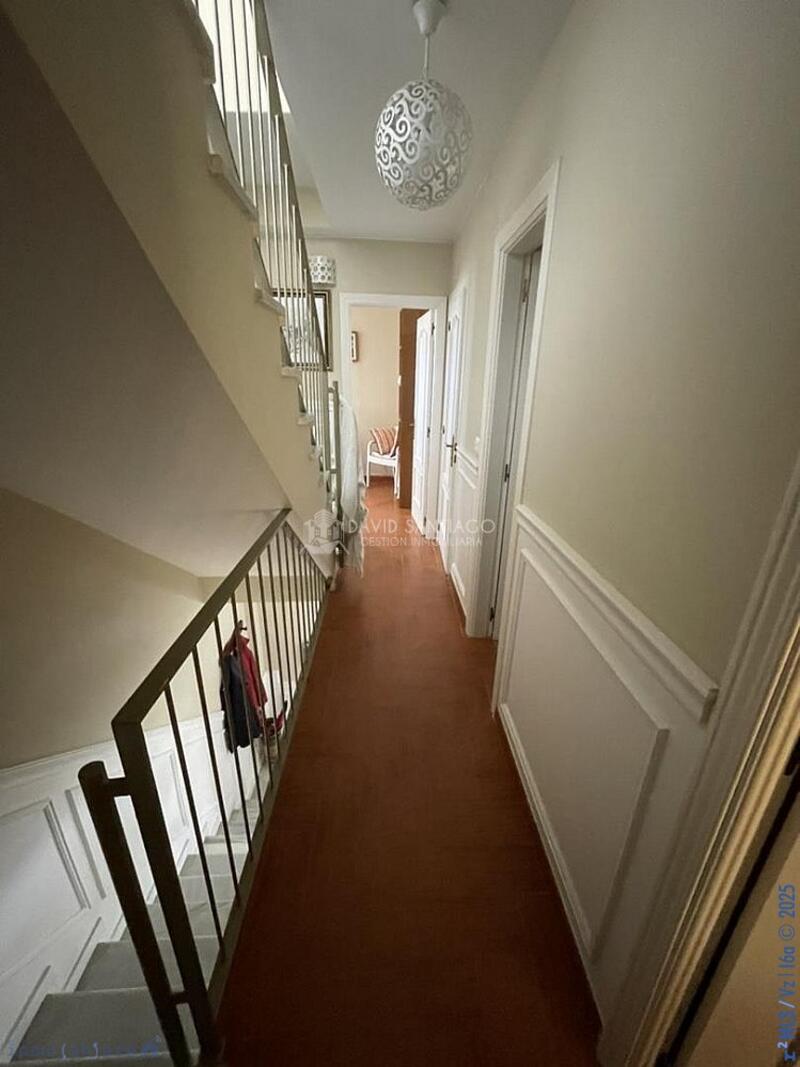 4 bedroom Townhouse for sale