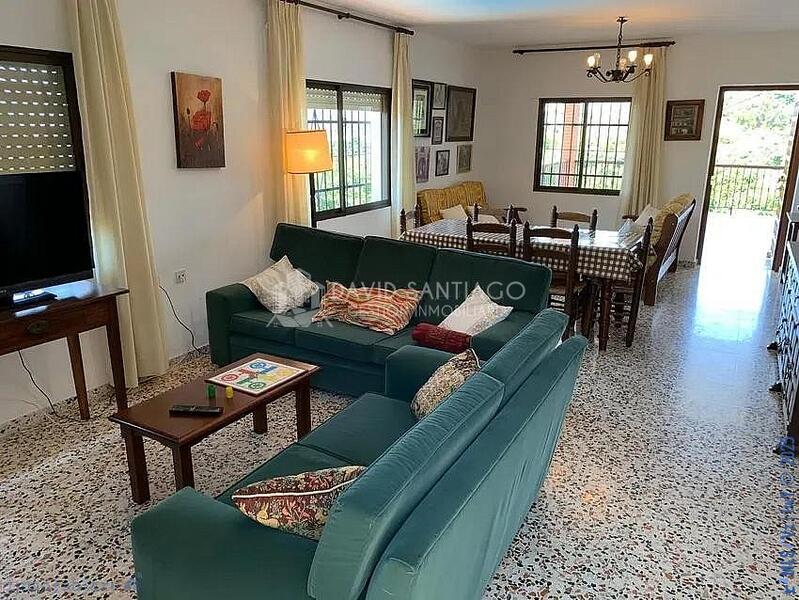 3 bedroom Townhouse for sale