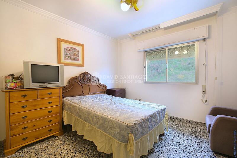 4 bedroom Townhouse for sale