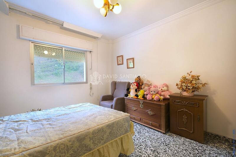 4 bedroom Townhouse for sale
