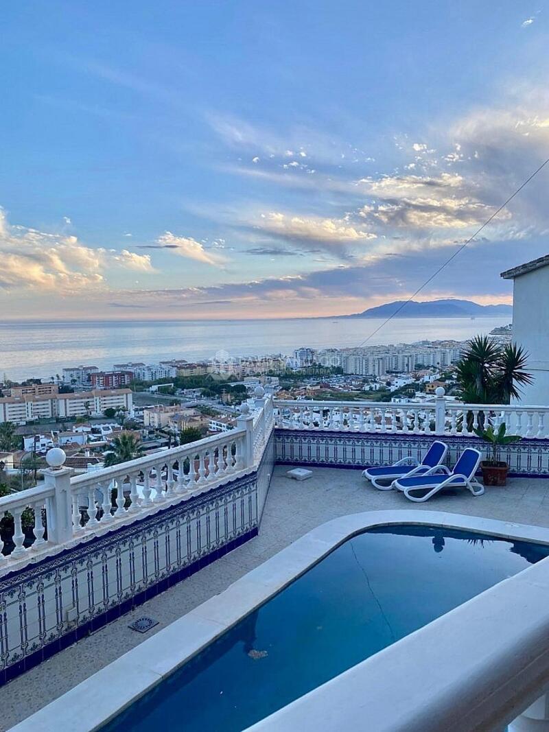Villa à louer à long terme dans Rincon de la Victoria, Málaga