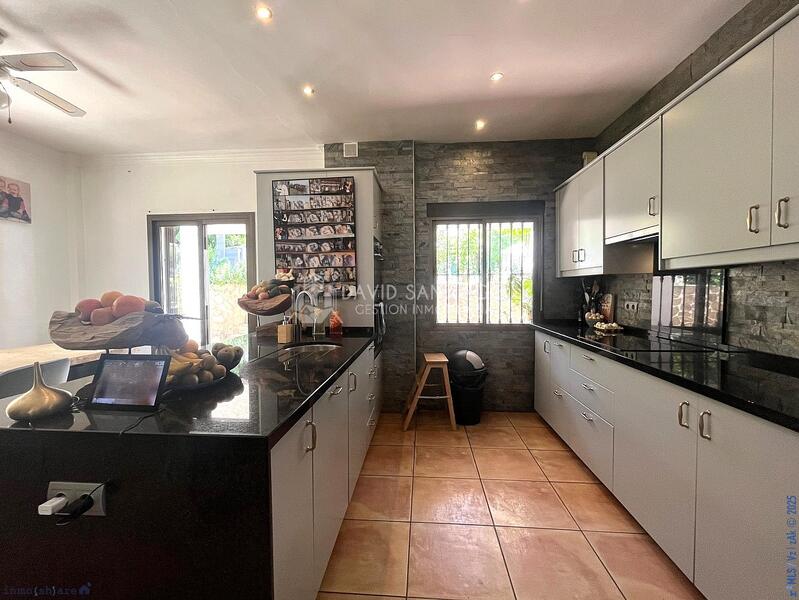 3 slaapkamer Gezinswoning Te koop