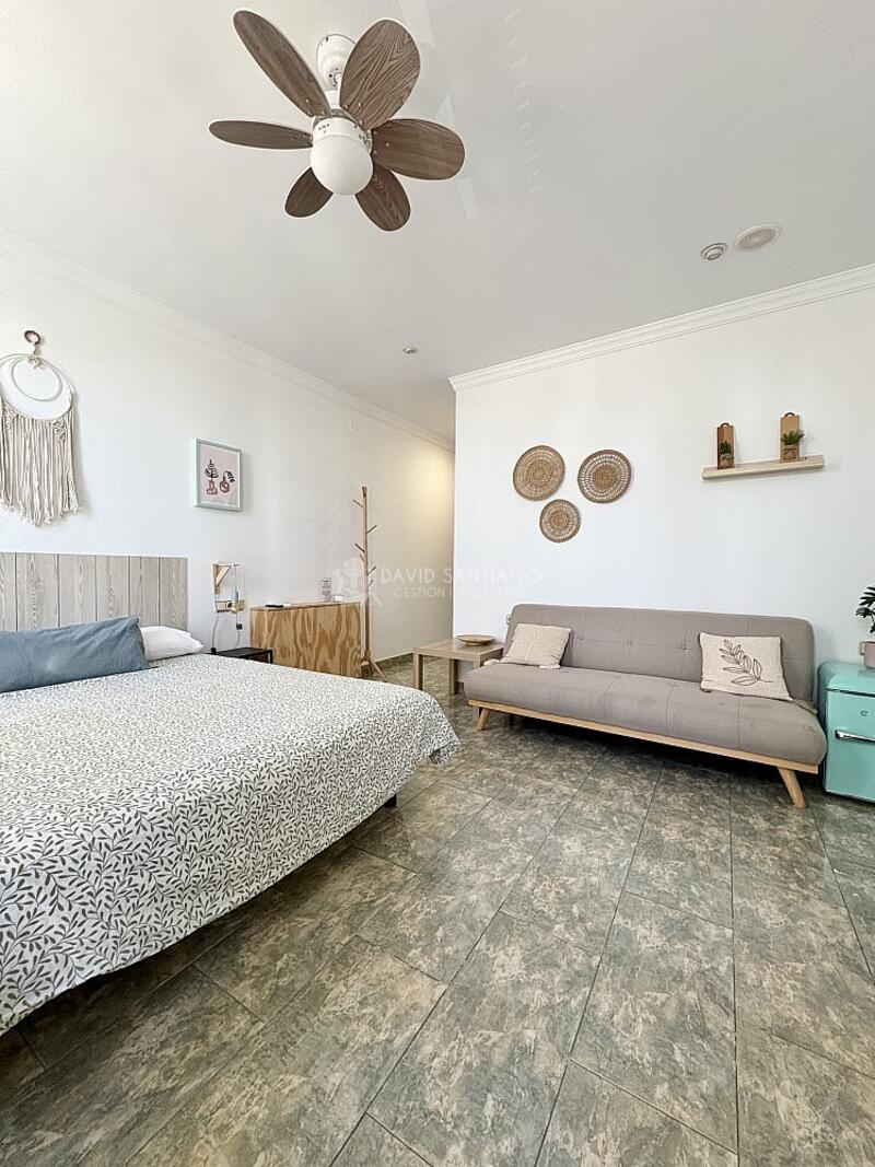 5 bedroom Apartment for sale