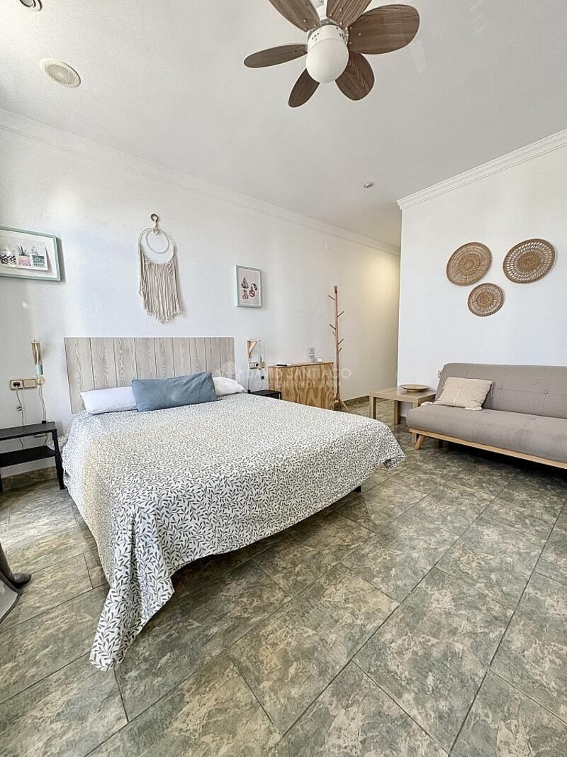 5 bedroom Apartment for sale