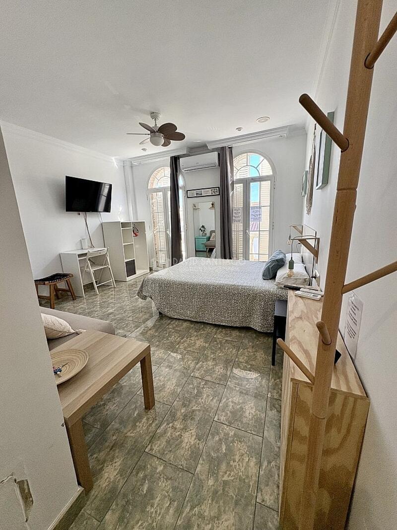 5 bedroom Apartment for sale