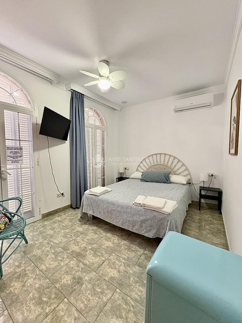 5 bedroom Apartment for sale