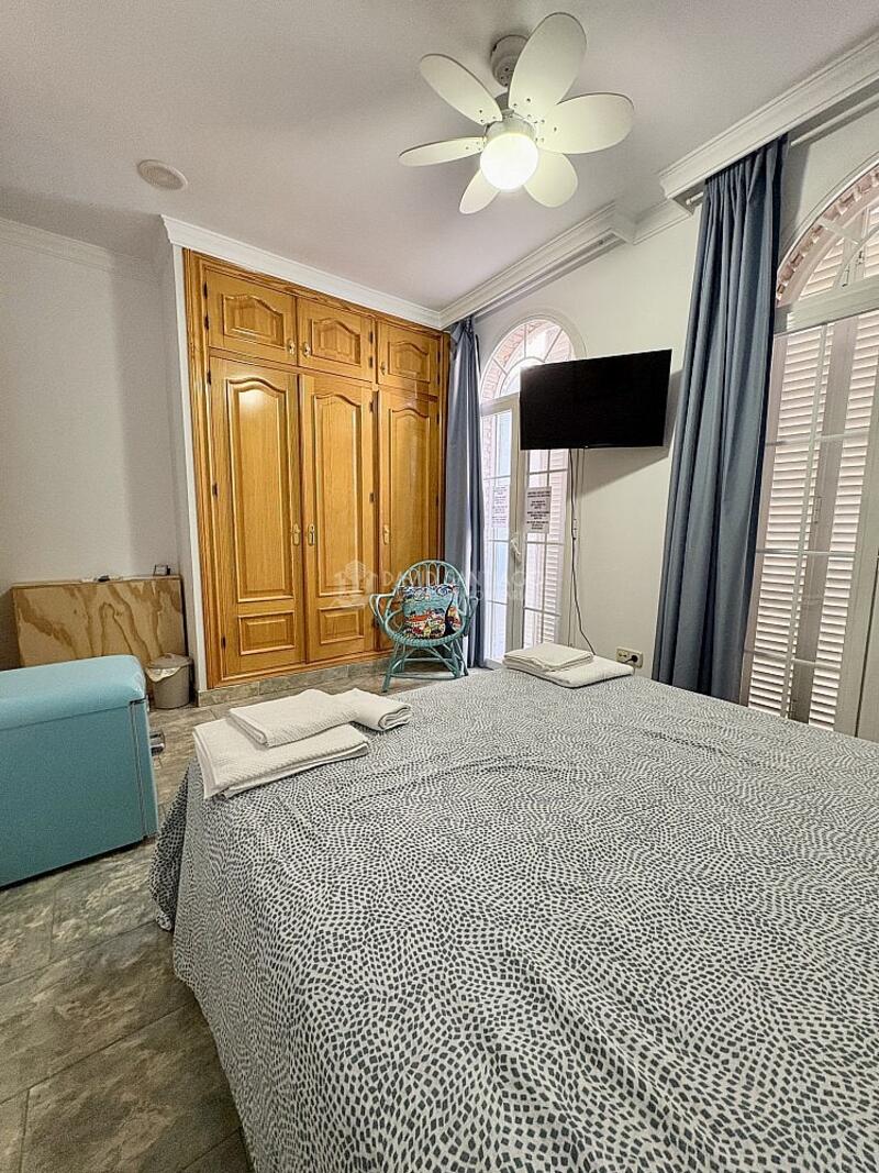5 bedroom Apartment for sale