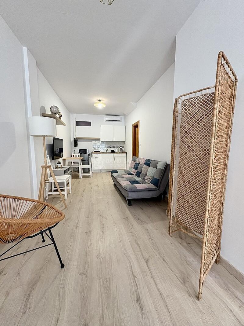 5 bedroom Apartment for sale
