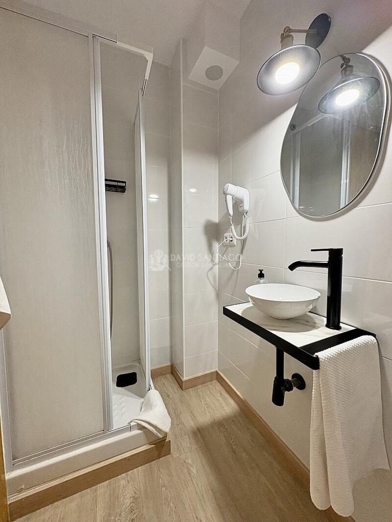 5 bedroom Apartment for sale