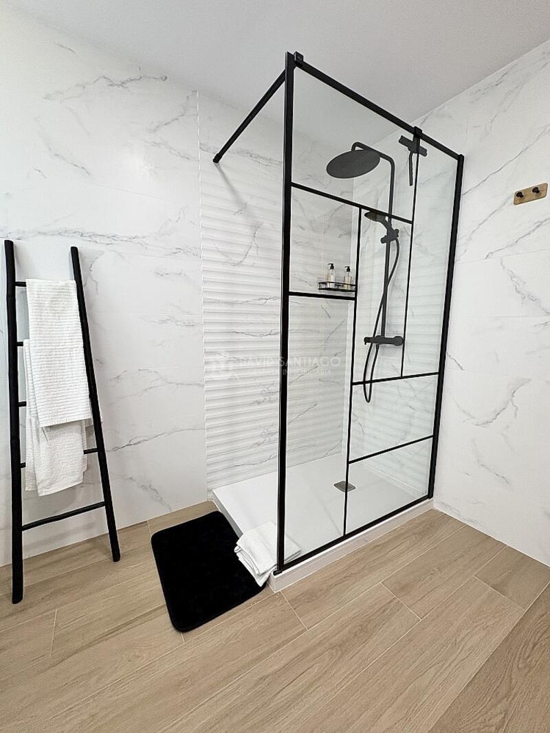 5 bedroom Apartment for sale