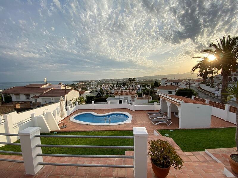 Villa à vendre dans Caleta de Velez, Málaga