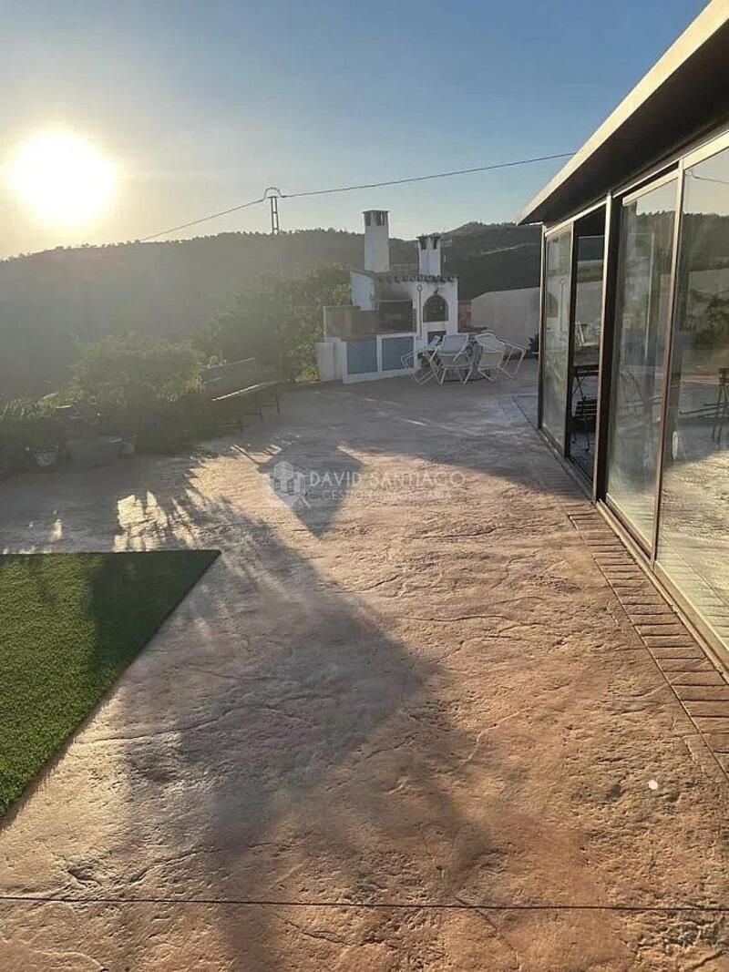 4 bedroom Country House for sale