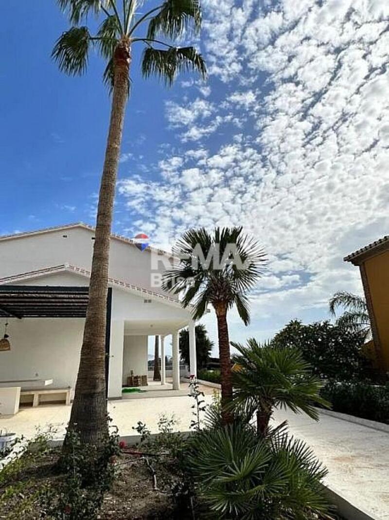 4 bedroom Villa for sale