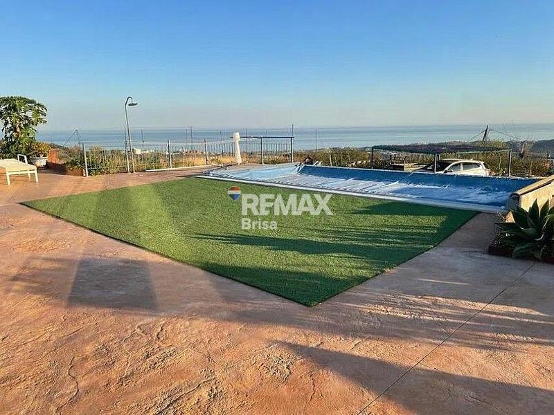 4 спальная комната Деревенский Дом продается 4 спальная комната Деревенский Дом продается