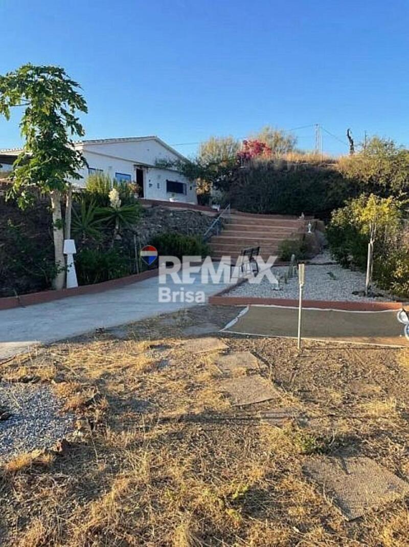 4 спальная комната Деревенский Дом продается 4 спальная комната Деревенский Дом продается