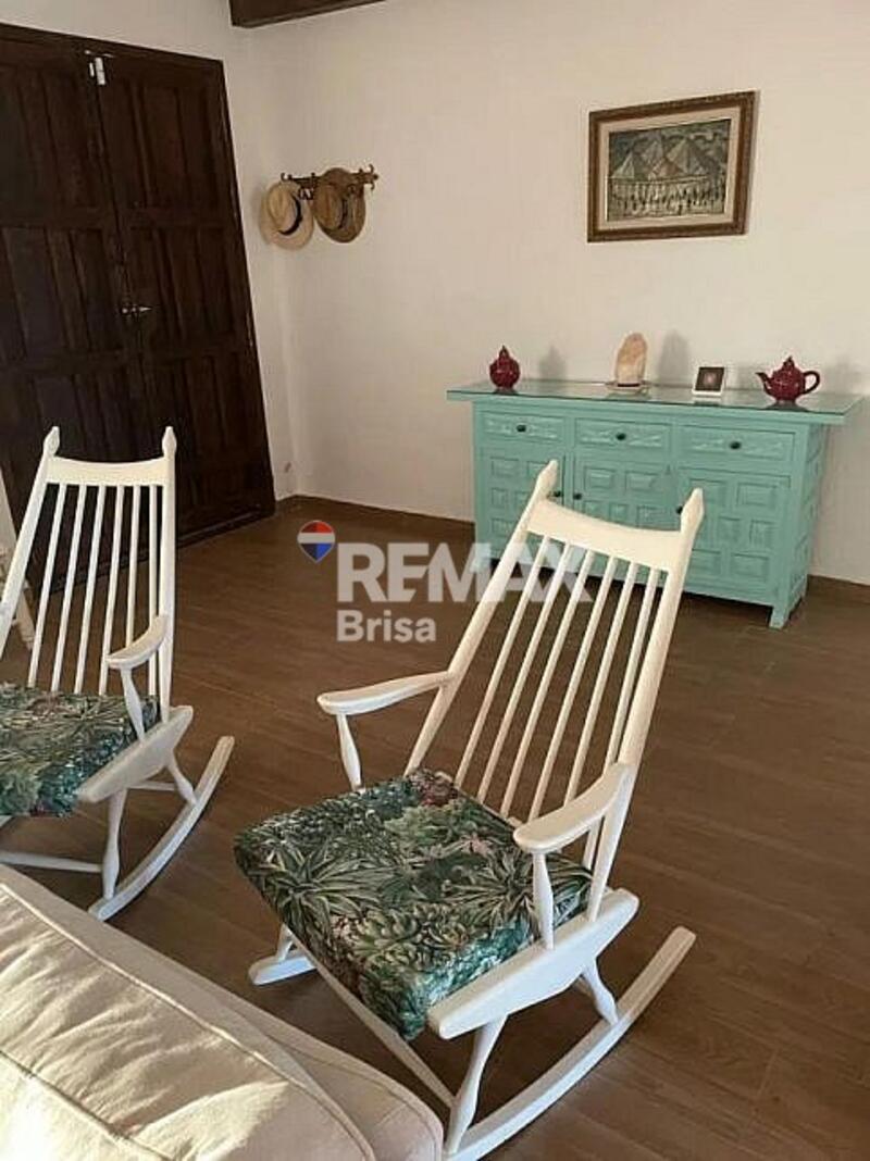 4 спальная комната Деревенский Дом продается 4 спальная комната Деревенский Дом продается