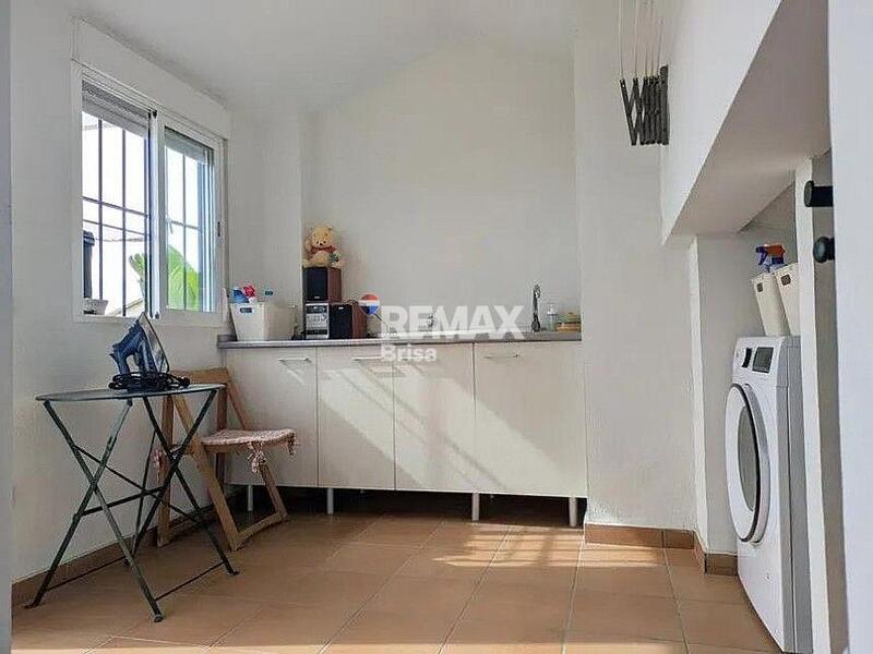 4 спальная комната вилла продается