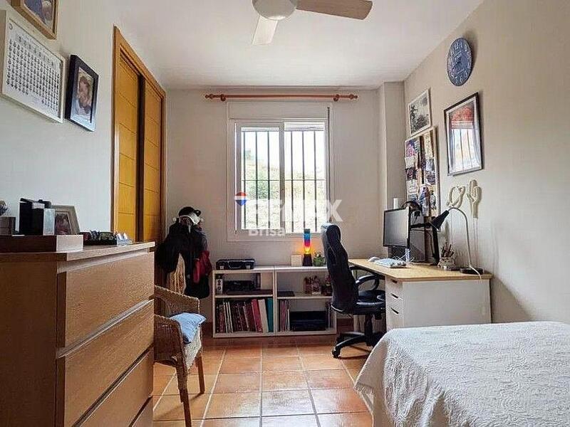 4 спальная комната вилла продается