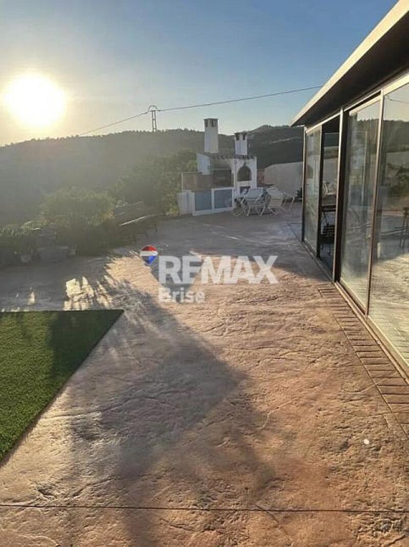 4 soveværelse Landsted til salg