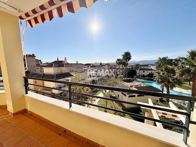 4 bedroom Apartment for sale