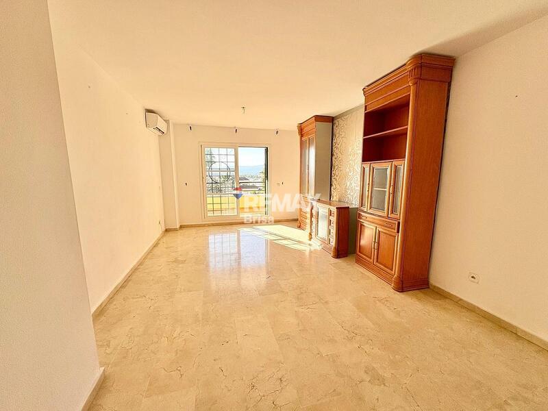 4 bedroom Apartment for sale
