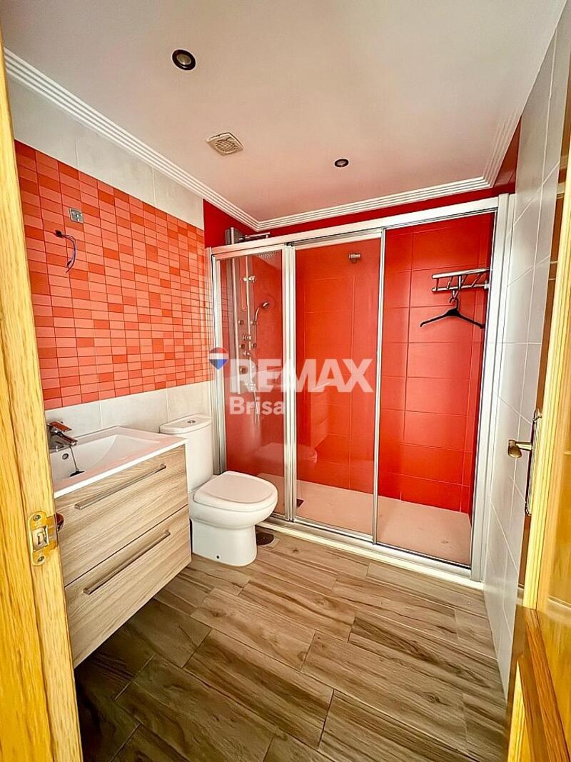 4 bedroom Apartment for sale