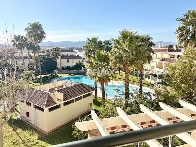 4 bedroom Apartment for sale