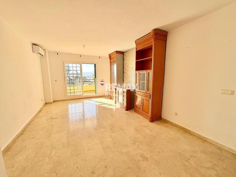 4 bedroom Apartment for sale
