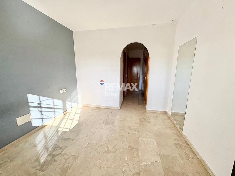 4 bedroom Apartment for sale