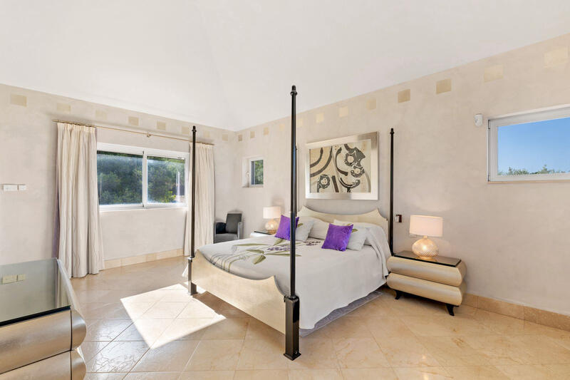 5 bedroom Villa for sale