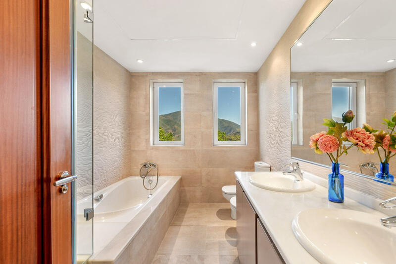 5 bedroom Villa for sale