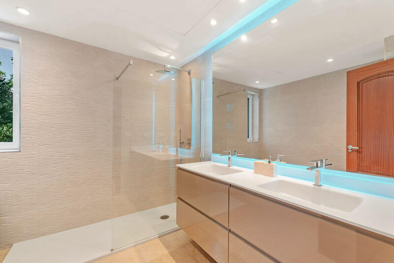 5 bedroom Villa for sale