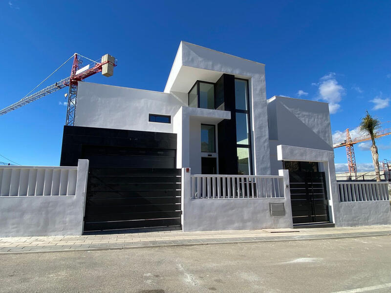 4 bedroom Villa for sale