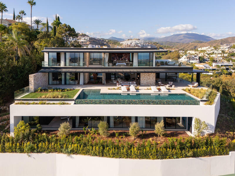 8 bedroom Villa for sale