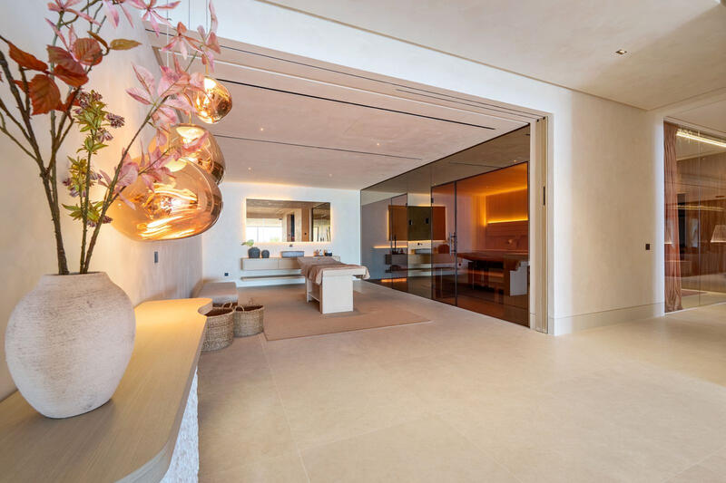 8 bedroom Villa for sale