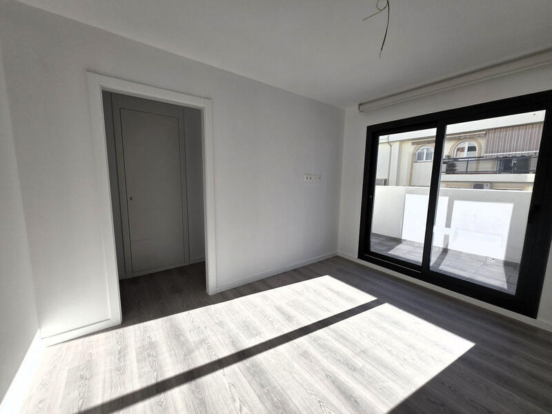 3 bedroom Apartment for sale