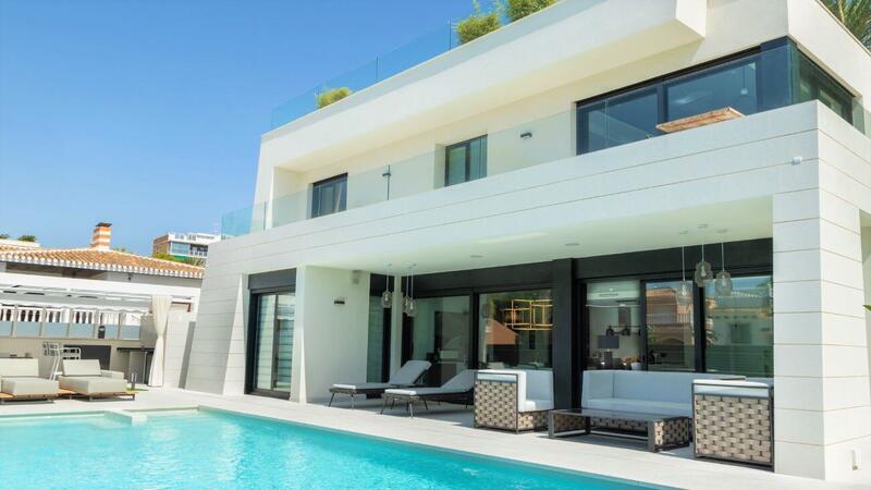 Villa for sale in La Zenia, Alicante