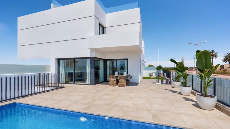 Villa à vendre dans Dolores, Alicante