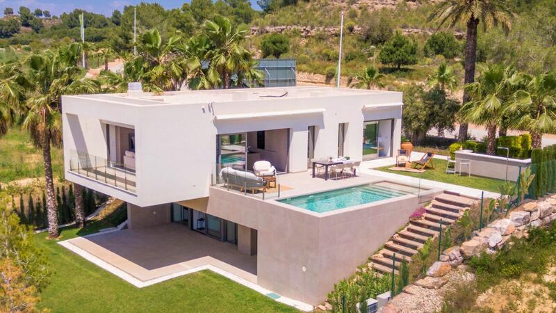 Villa en venta en Campoamor, Alicante