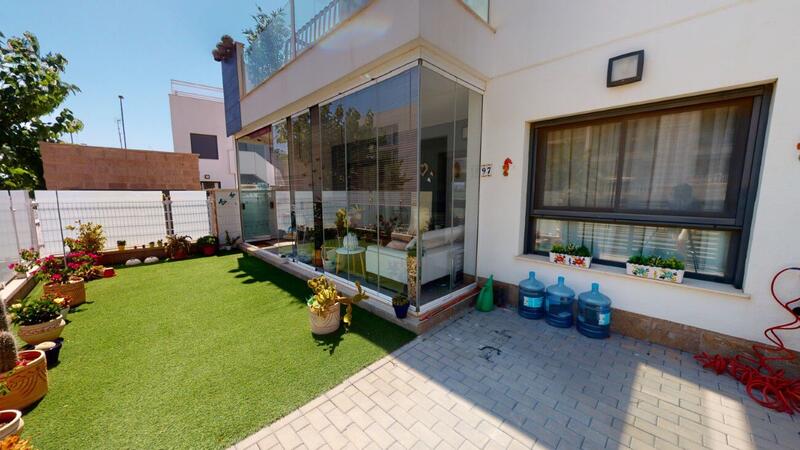 2 slaapkamer Appartement Te koop