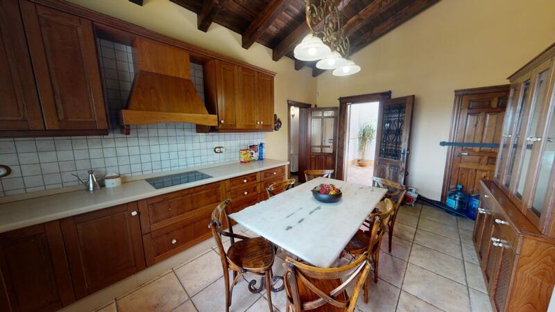 6 Cuarto Villa en venta