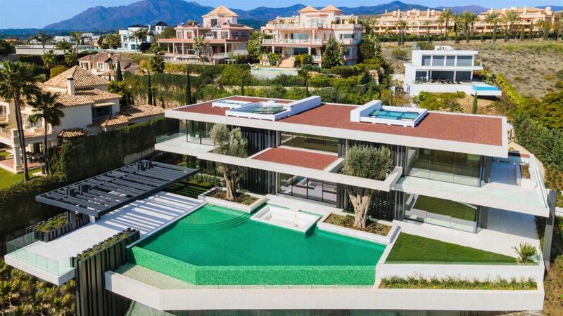 Villa for sale in Benahavis, Málaga