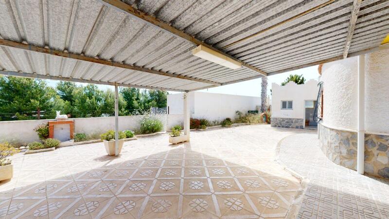 5 bedroom Villa for sale