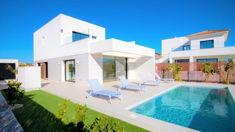 Villa til salg i Los Montesinos, Alicante