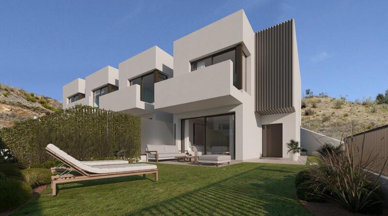 Townhouse for sale in Rincon de la Victoria, Málaga